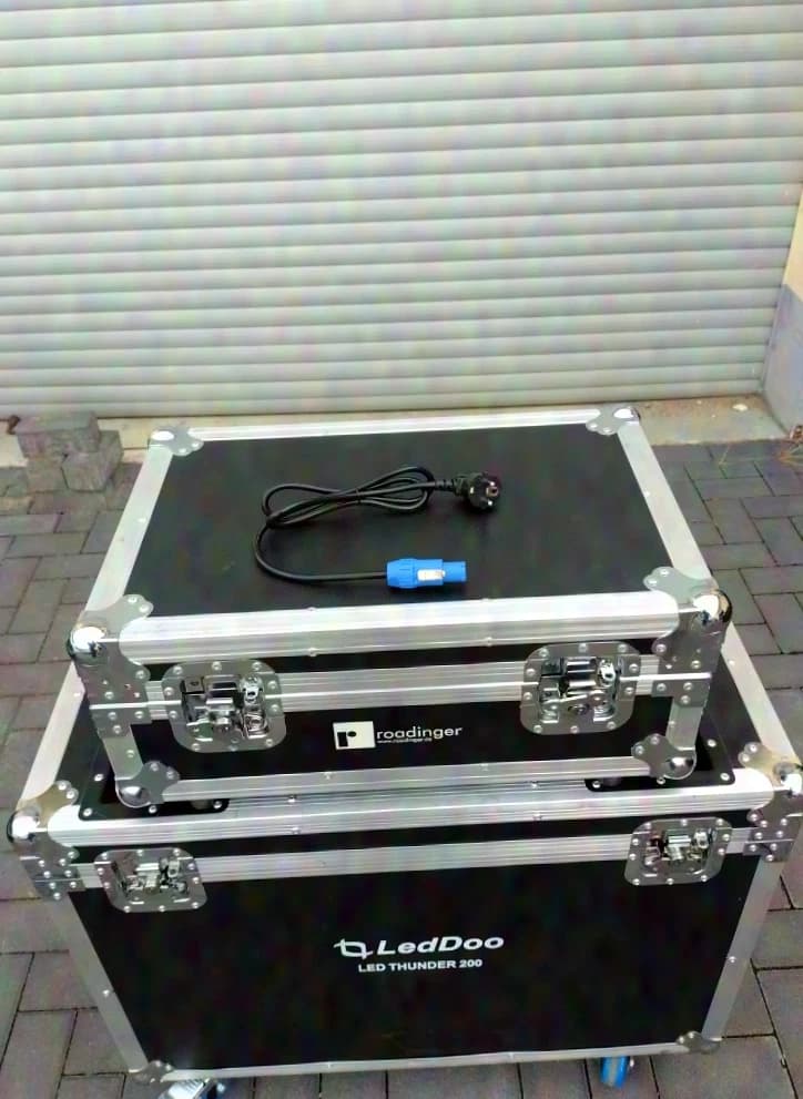 LEDDOO LED Battery Spot Trusslight RGBW PAR in Case DMX
