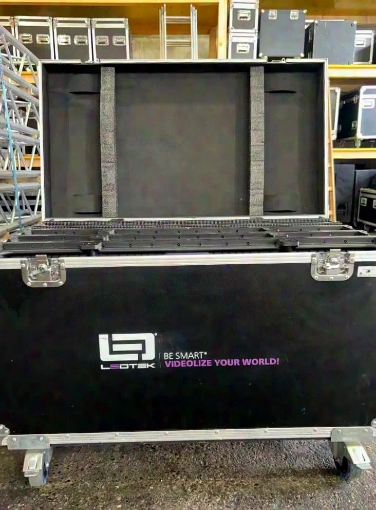LED TEK Outdoor LED Wall P4 / WH Complete Set
