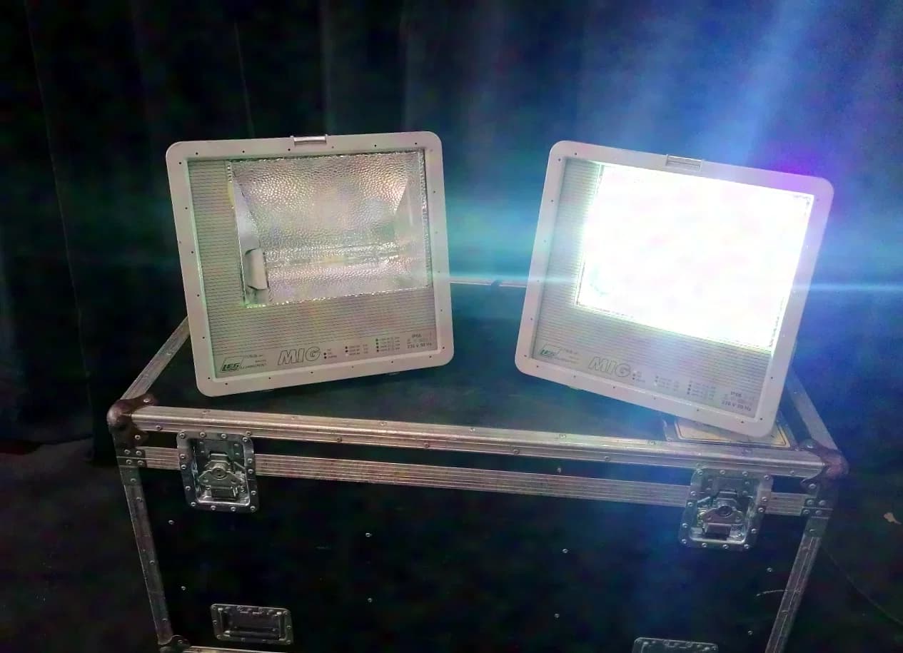 LEG MIG asymmetric floodlight 400W / IP66
