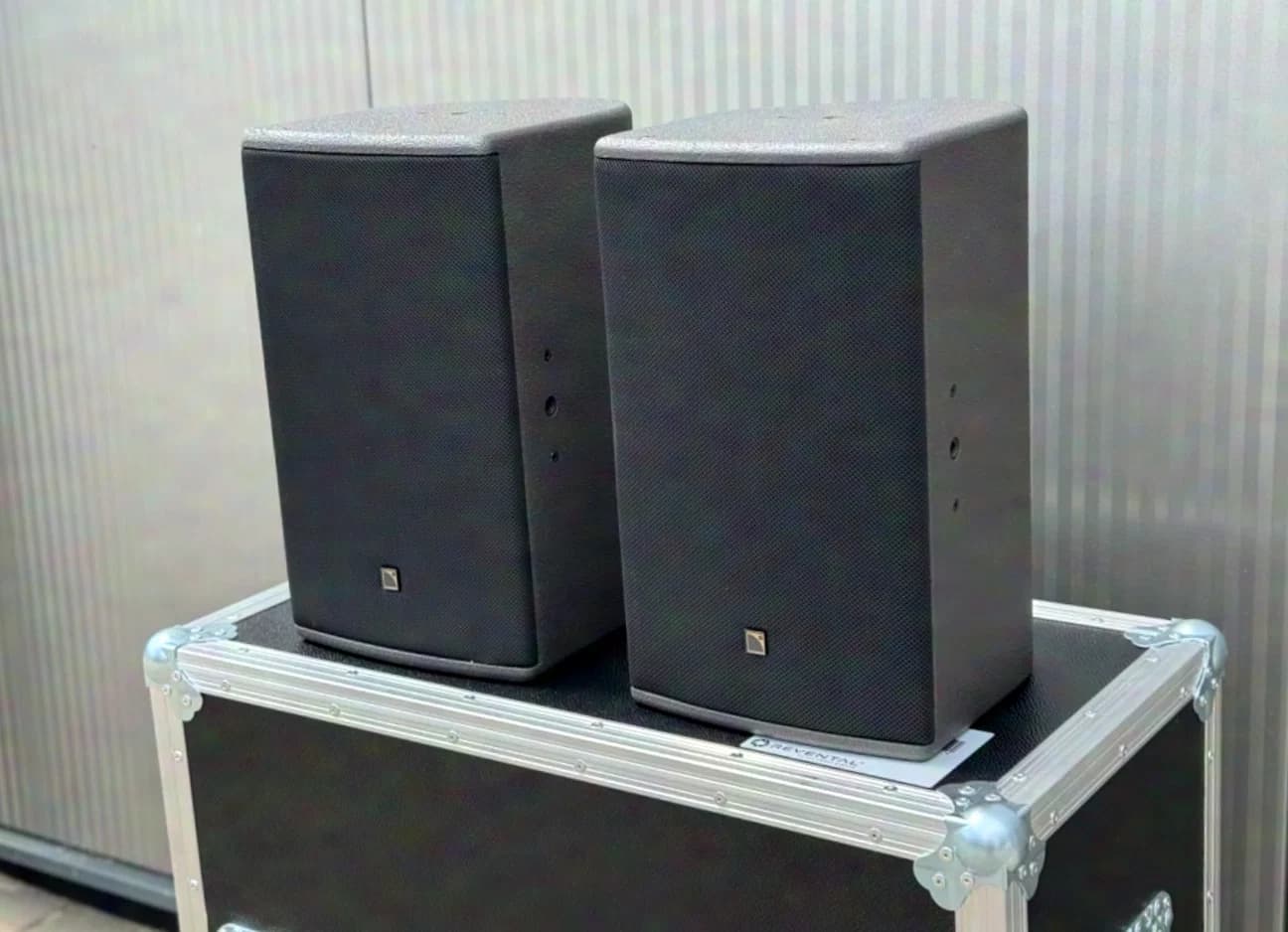 L-Acoustics X8 loudspeaker