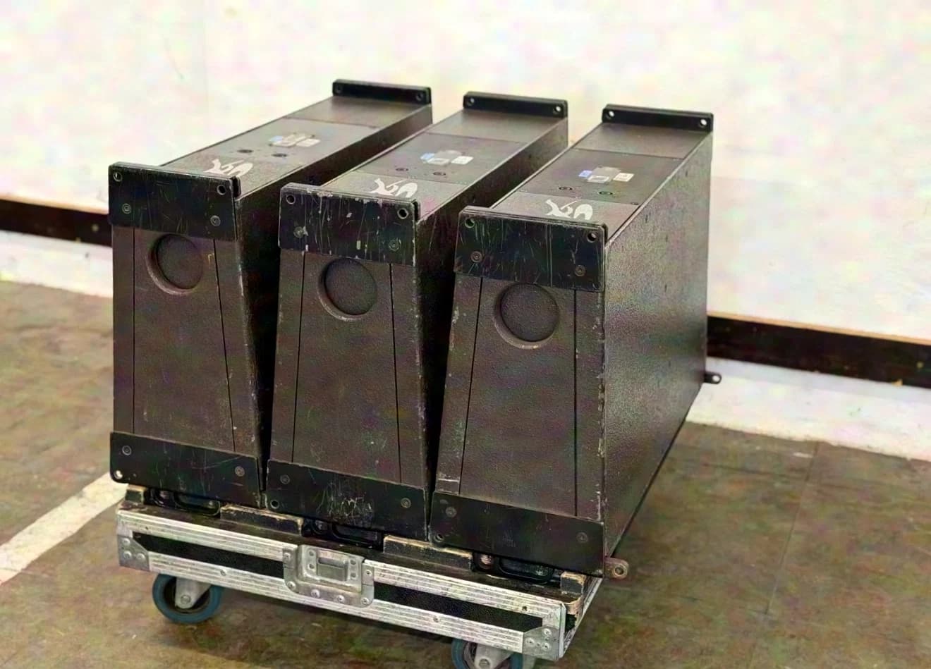 L-Acoustics dV-Dosc incl. 3-unit cases 24-unit set