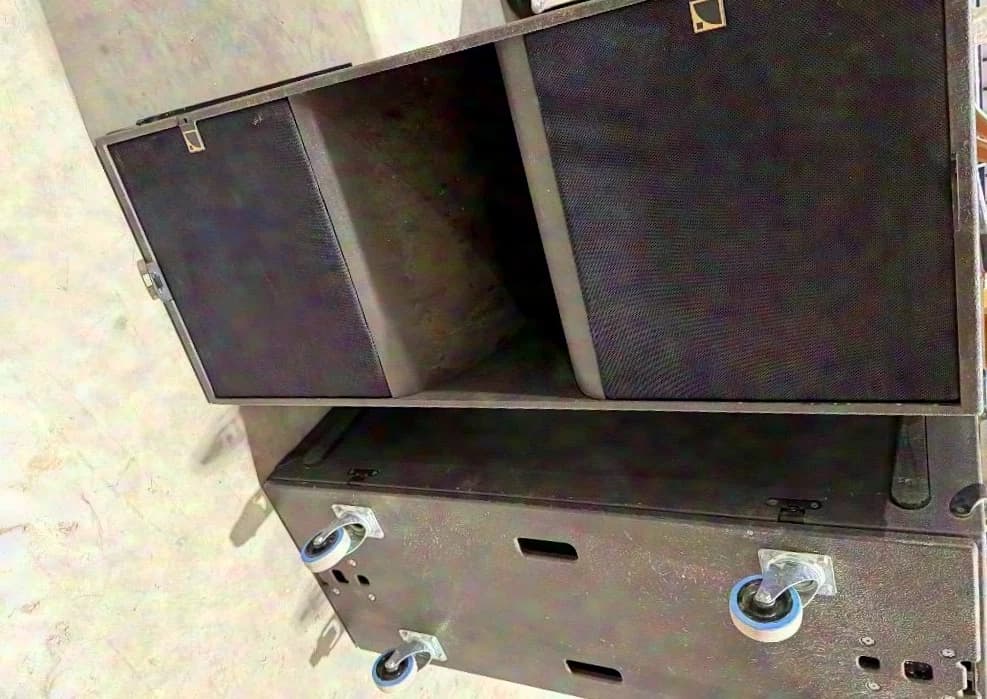L acoustics Ks28 with plate and cover