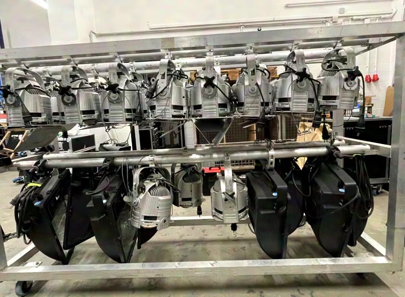 Aluminium Lighting Dolly on Blue Wheels
