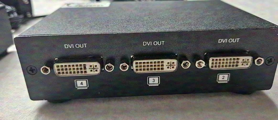 Lindy DVI Splitter 1:4
