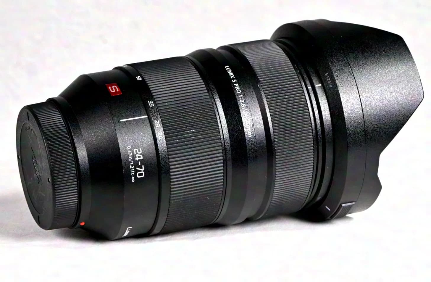 Lumix S Pro 1:2.8 24-70mm