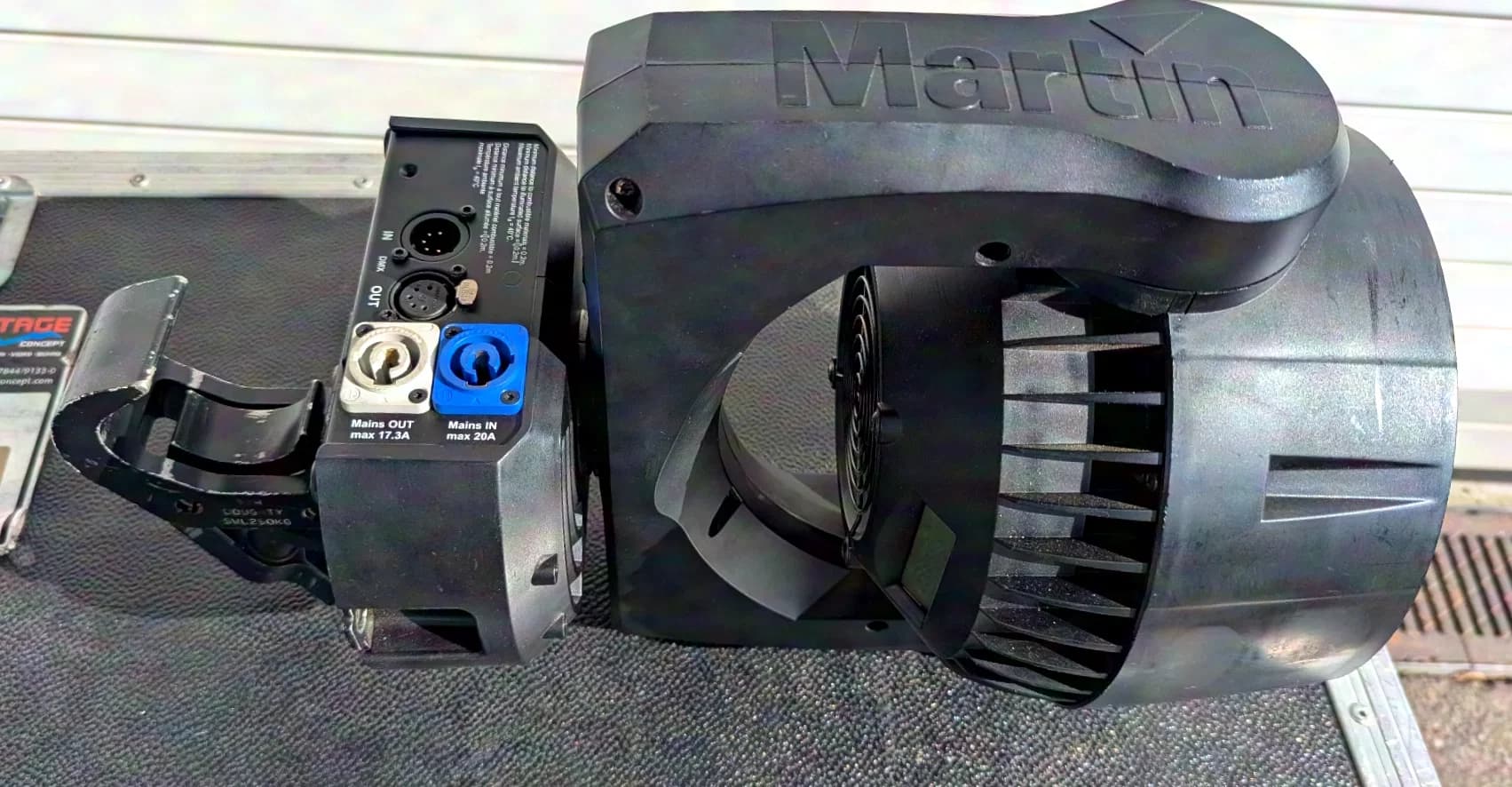 MARTIN MAC Aura LED Wash as a set of 6 incl. Amptown Case