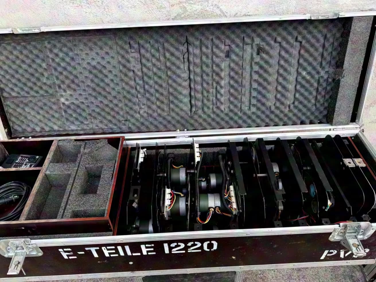 MARTIN PROFISSIONAL 1220 - PRO - Spare Parts Set in Flight Case