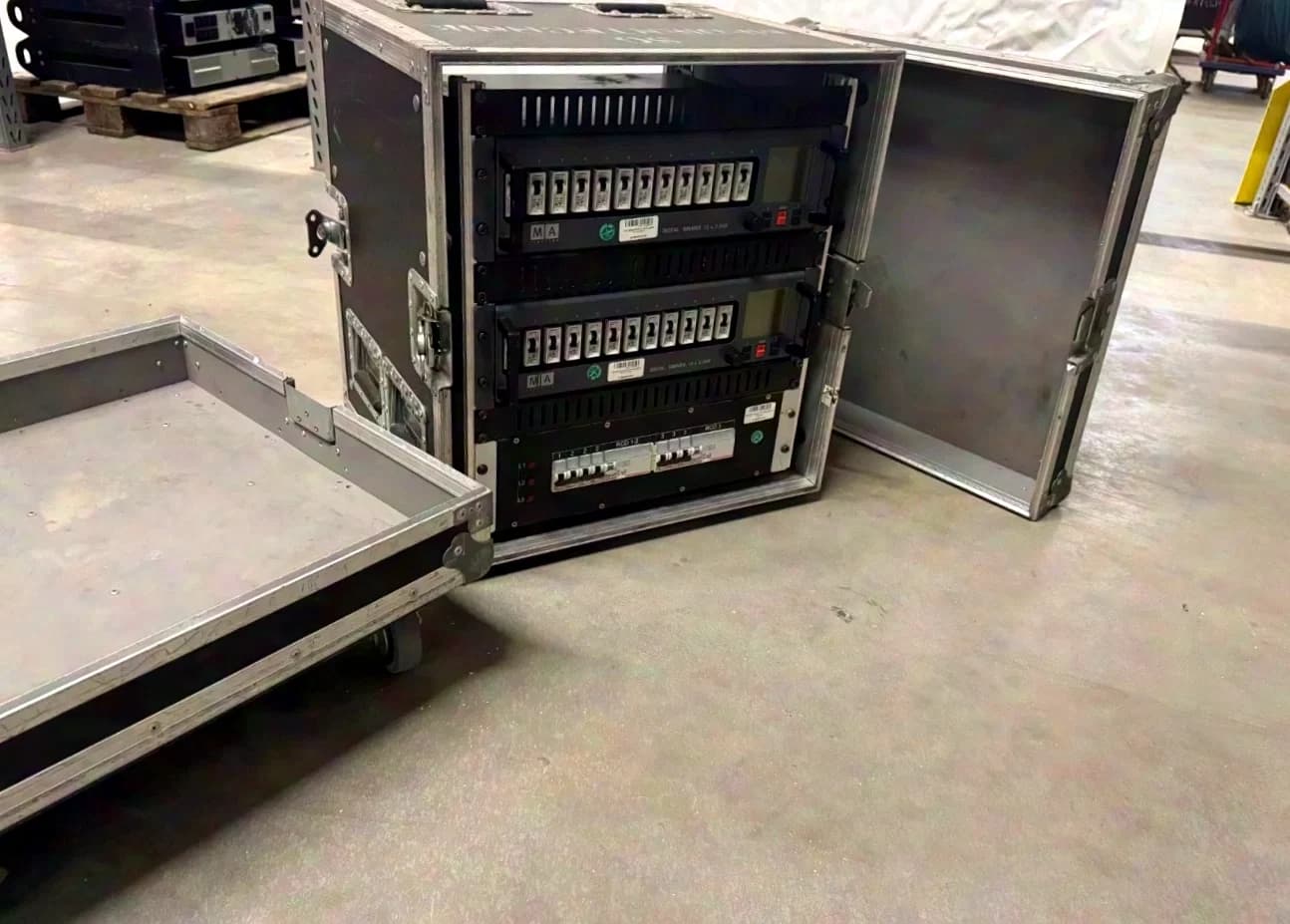 MA Digital Dimmer 24x 2,3kW incl. power distribution and case