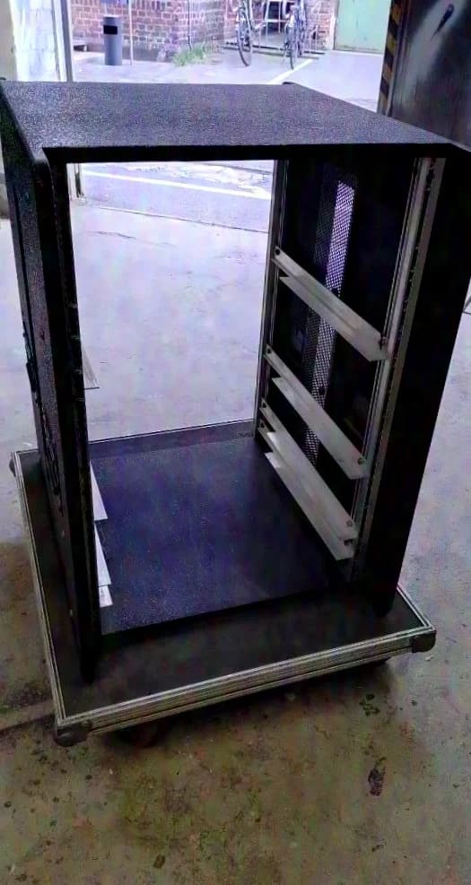MGM 19" Rack, 16 rack units, with lid case, casters, used