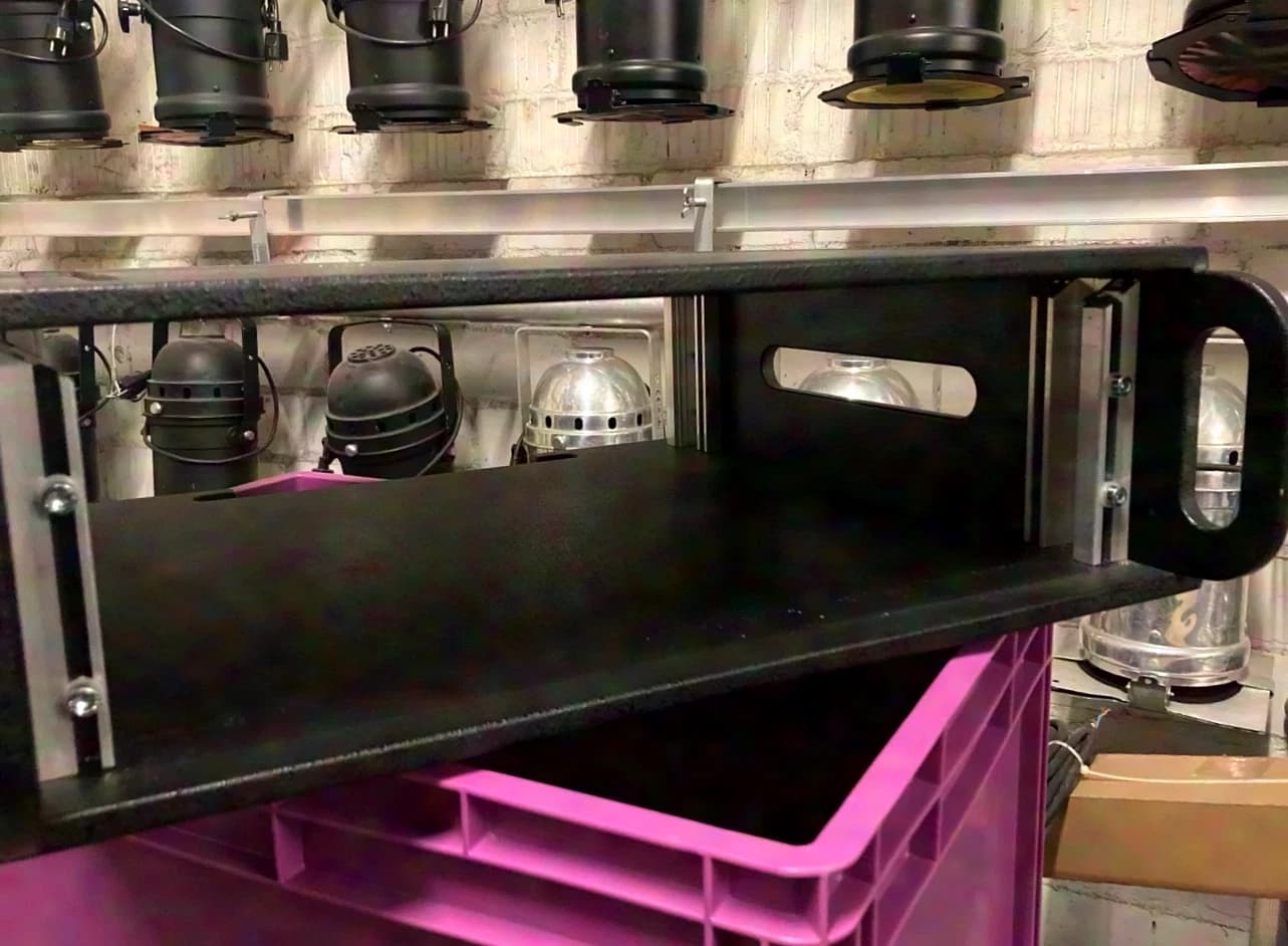 ML Case Slide-in Rack