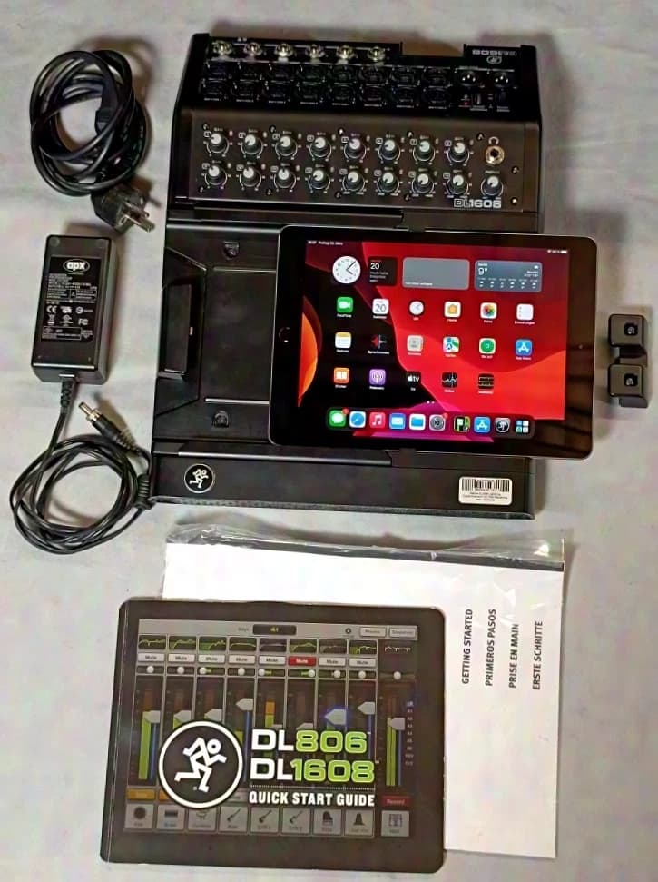 Mackie DL1608 Digital Mixer, Lightning with iPad Control, max. 16 Inputs