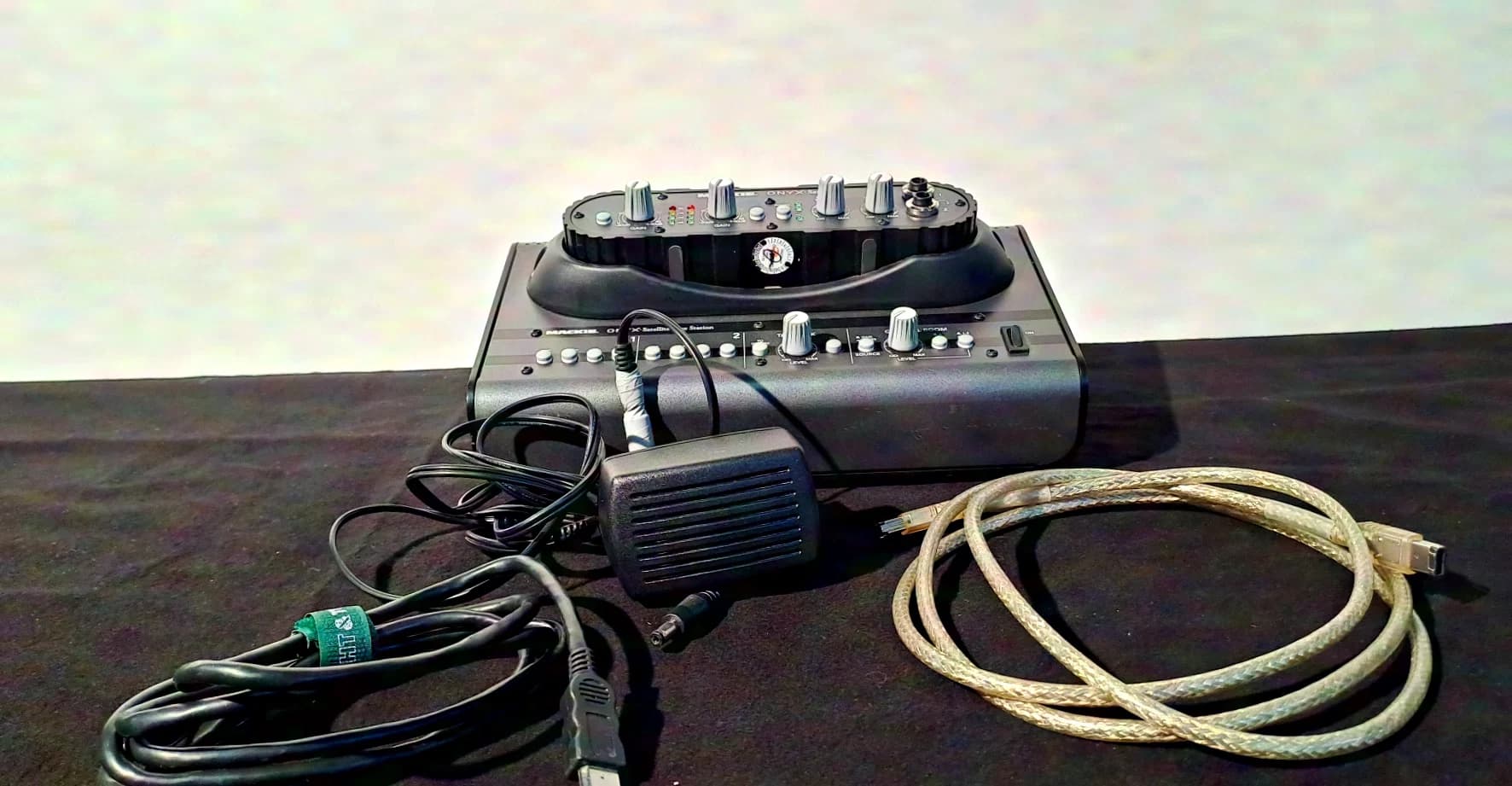 Mackie Onyx Satellite Firewire Interface; incl. base station and Pod Panel