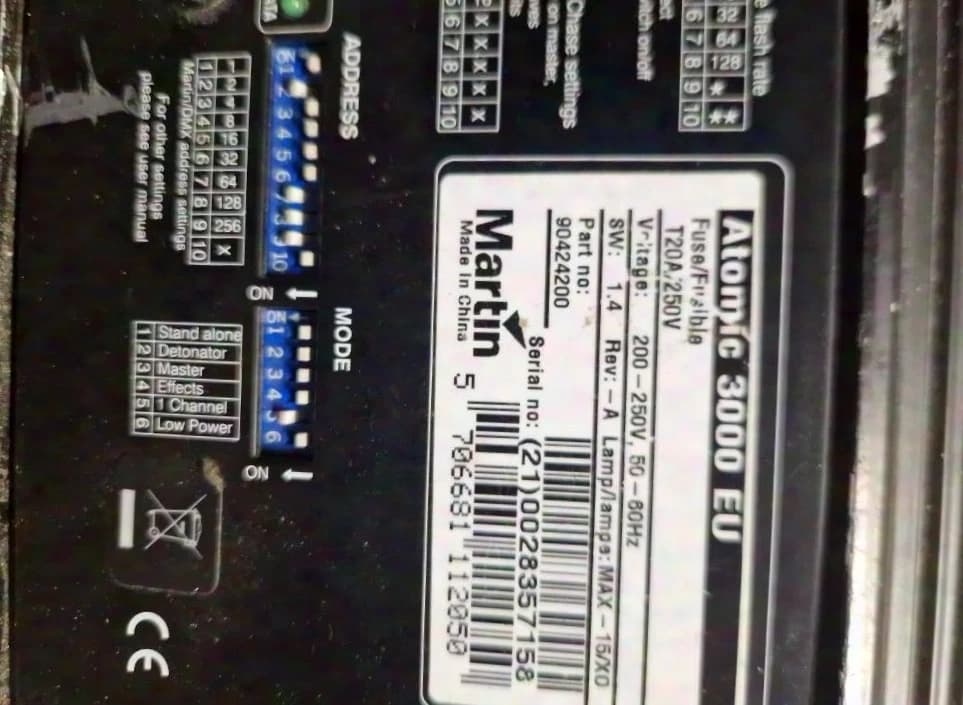 Martin ATOMIC 3000 DMX ATOMIC 3000 DMX