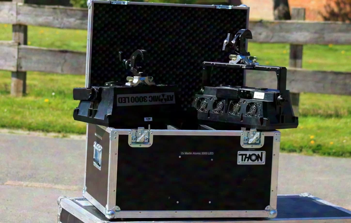 Martin Atomic 3000 LED Strobe incl. Thon Case