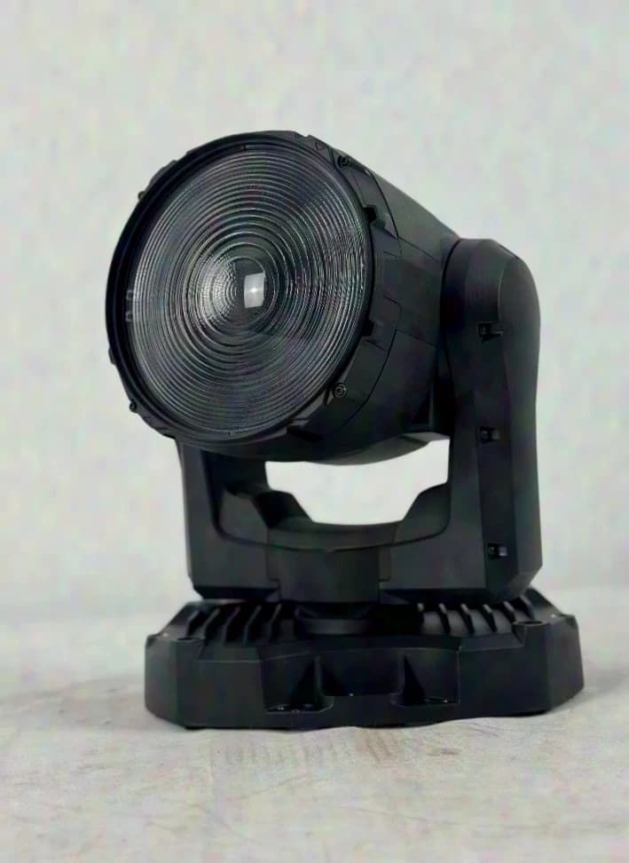 Martin MAC One | 3-IN-1 BEAM-WASH LIGHT WITH FRESNEL LENS