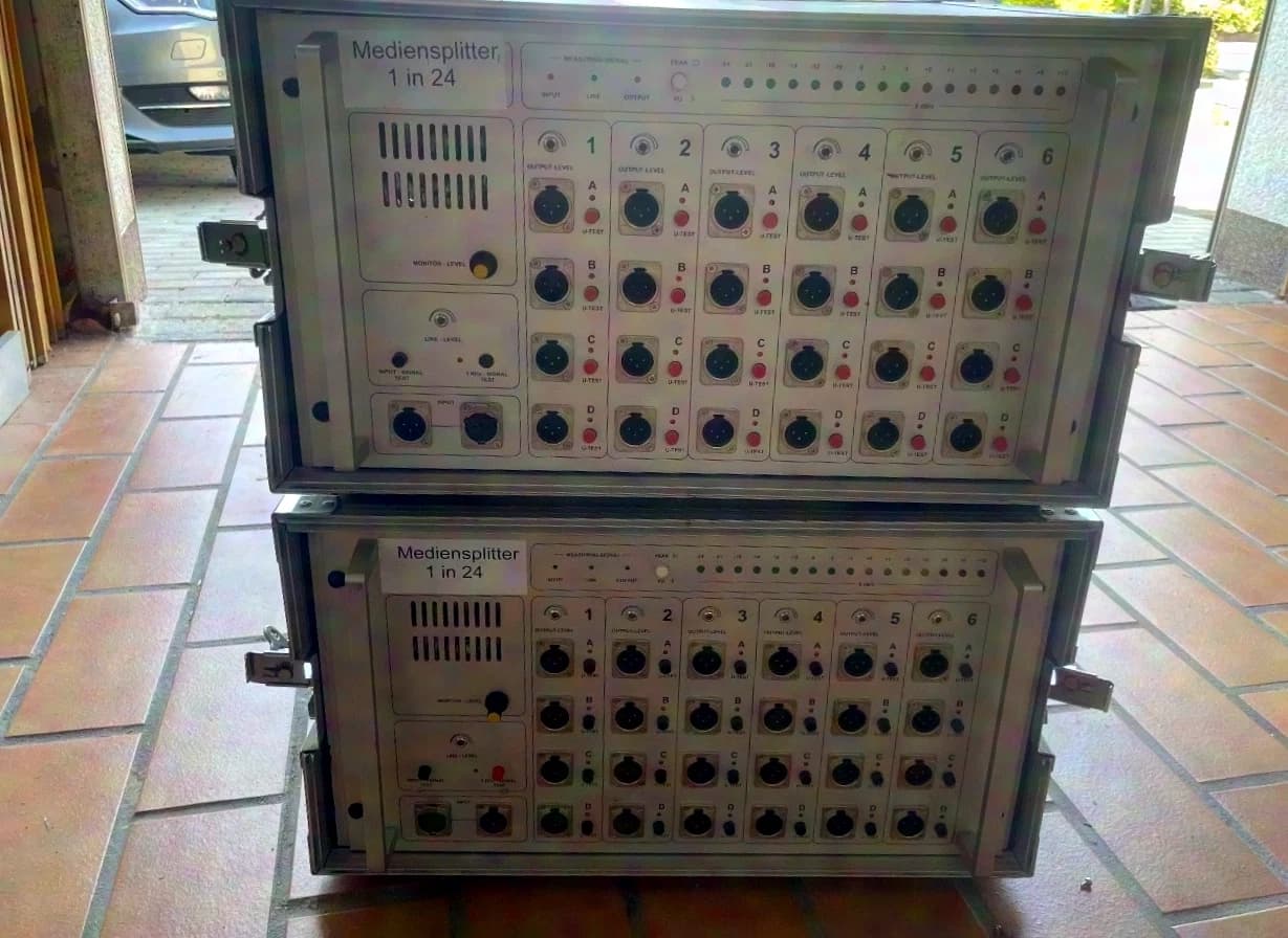 Media Splitter 1 in 24, 2 pieces