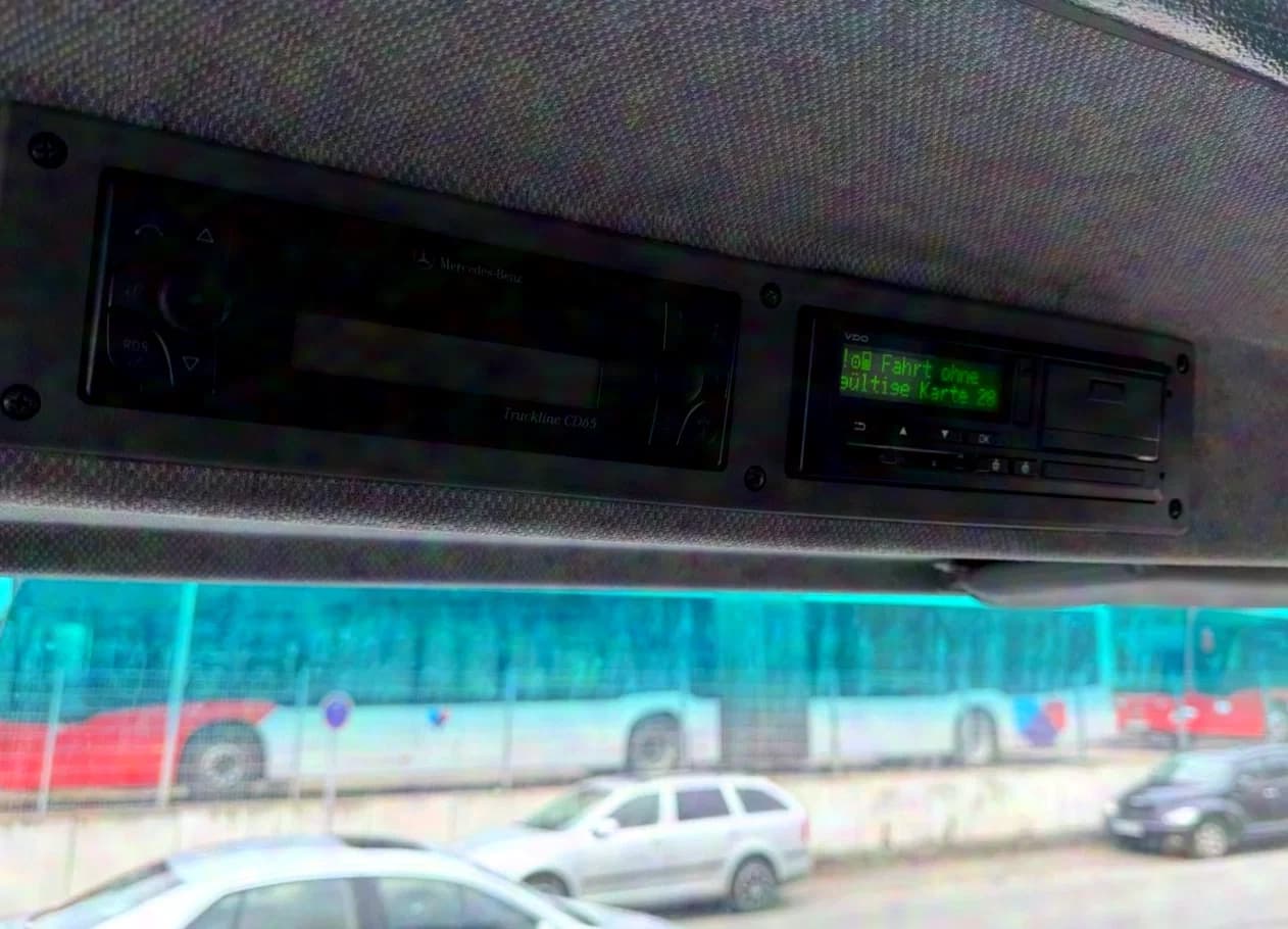 Mercedes-Benz Vario 816 D Koffer LKW