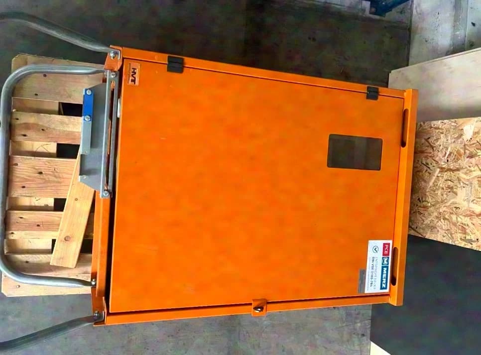 Merz construction power distributor AVEV 63-211-6 /V2/X