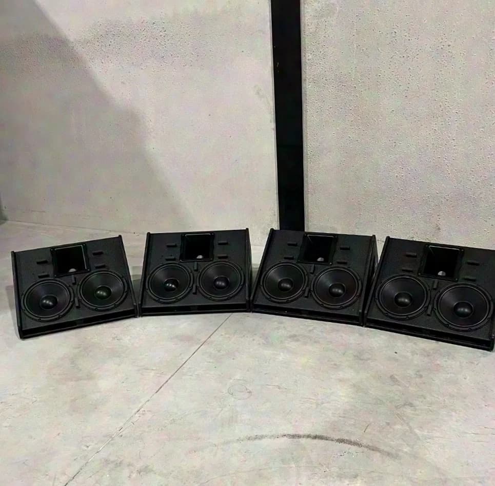Meyer Sound MJF-210