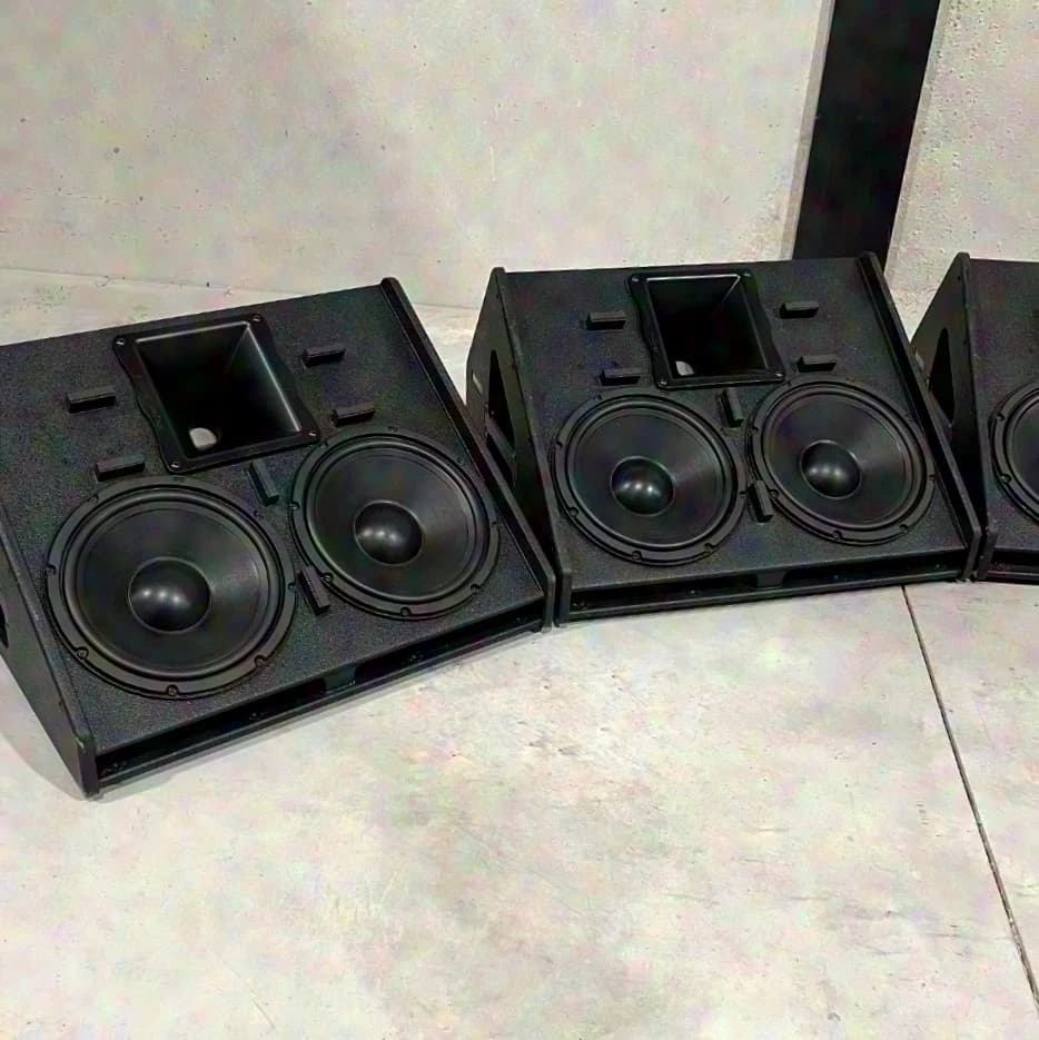 Meyer Sound MJF-210