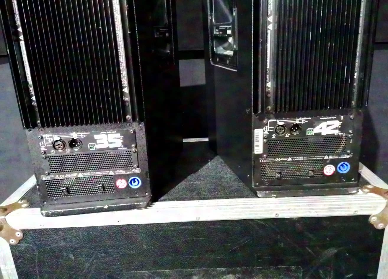 Meyer Sound UPA 1P in double case