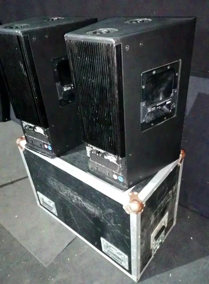 Meyer Sound UPA 1P in double case