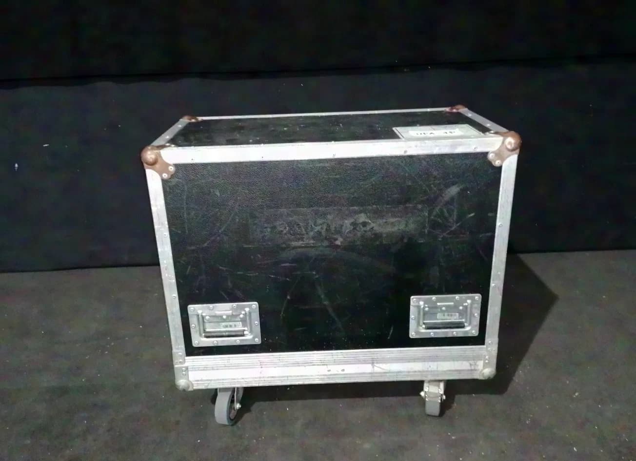 Meyer Sound UPA 1P in double case