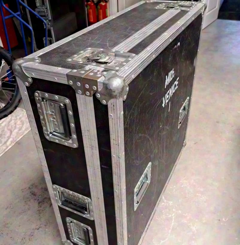 Midas Venice 320 Mixing Console + touring case