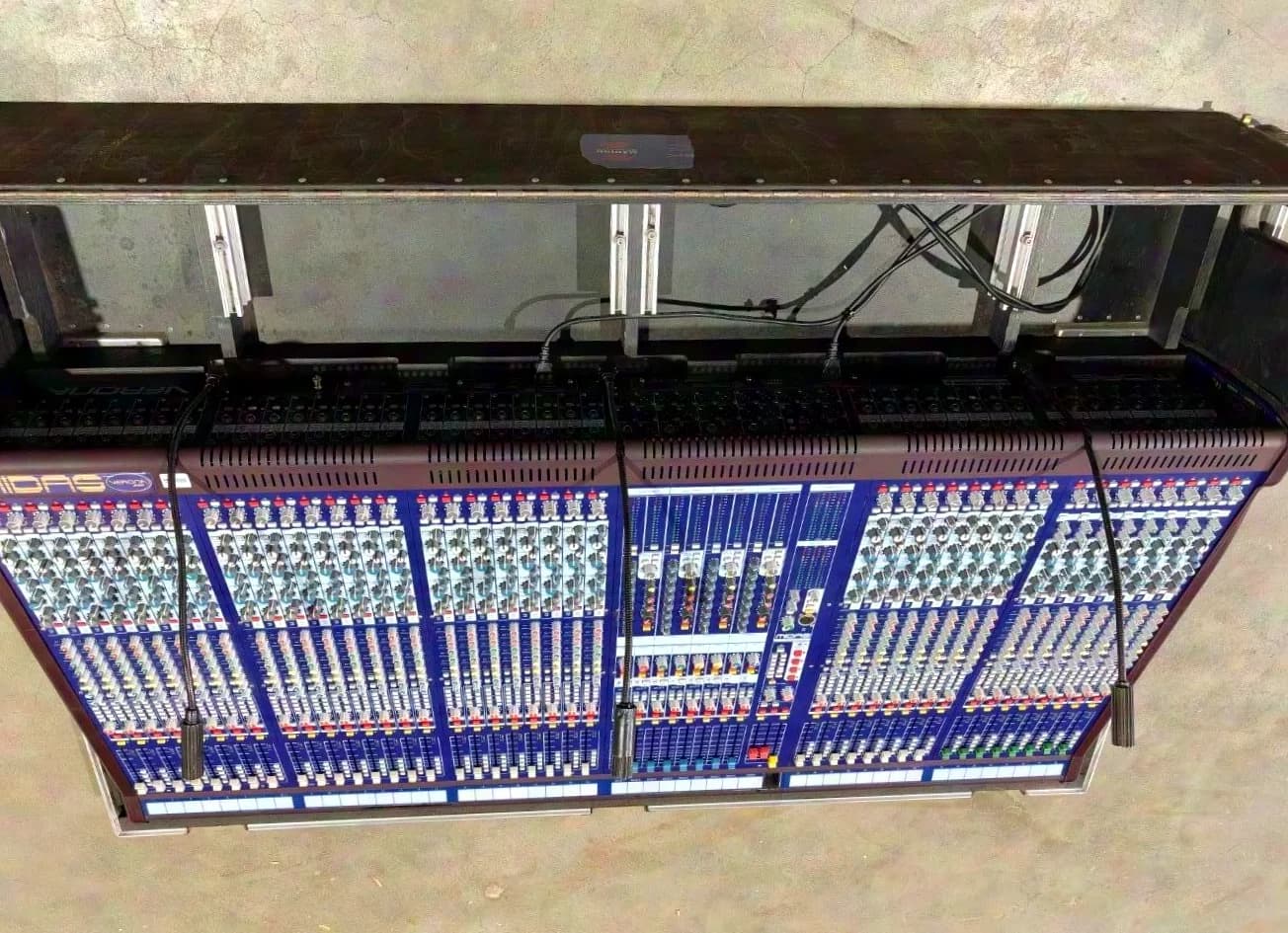 Midas Verona 40-8-3 Analog Mixing Console