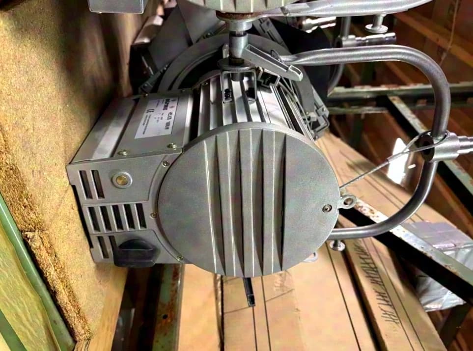 Mitronic 2000W Fresnel spotlight