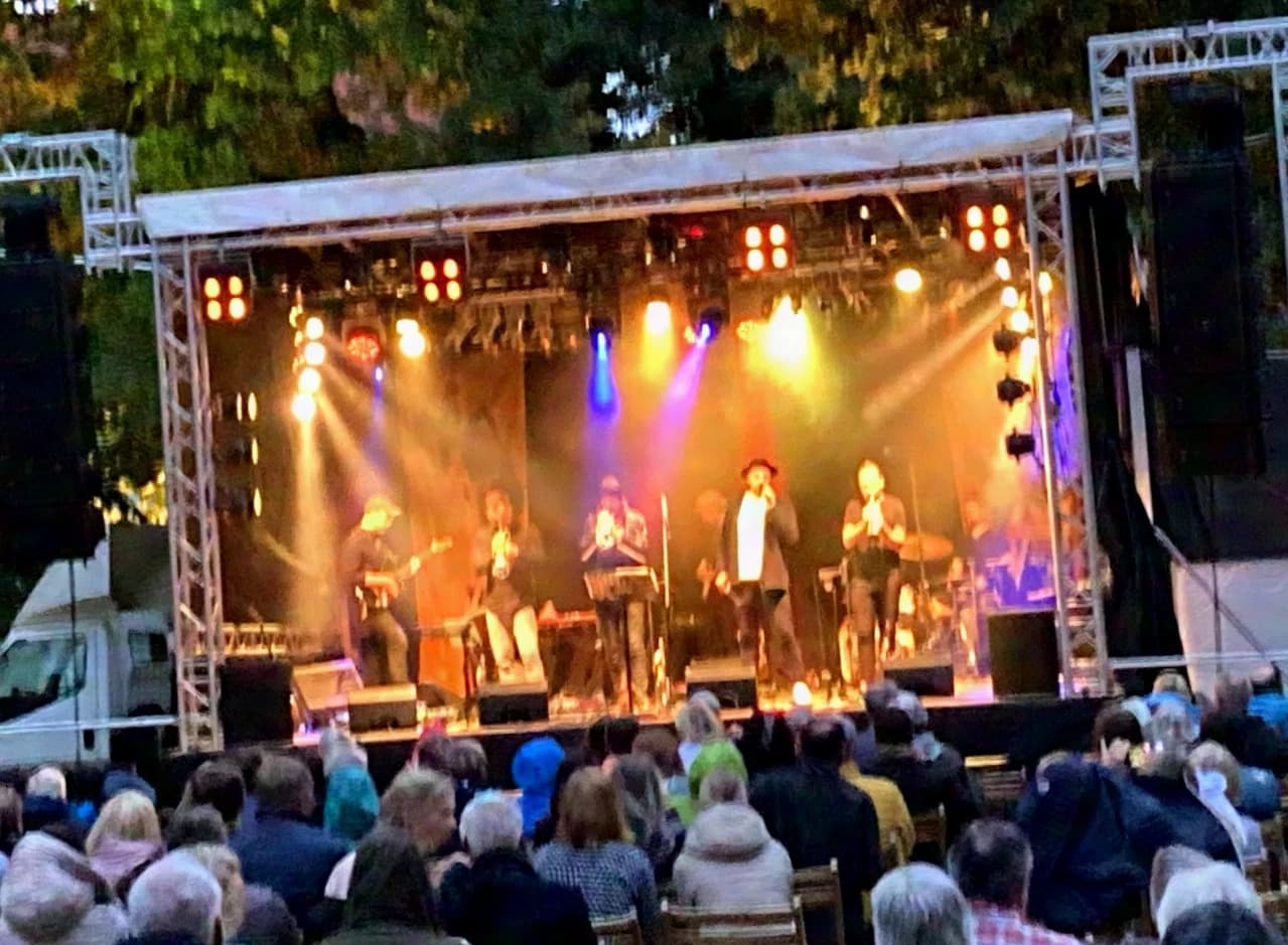 Mobile stage Schwandt Fahrzeugbau, equipment Max Music Stageliner 4+