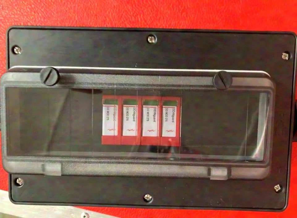 Mobile surge protection CEE32A