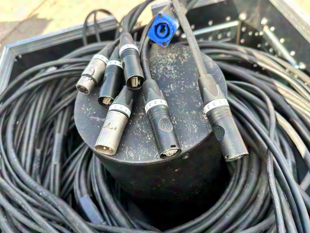 Multicore 4x Cat5E Belden, 2x X3Pol XLR AES EBU, 1x Power 80m