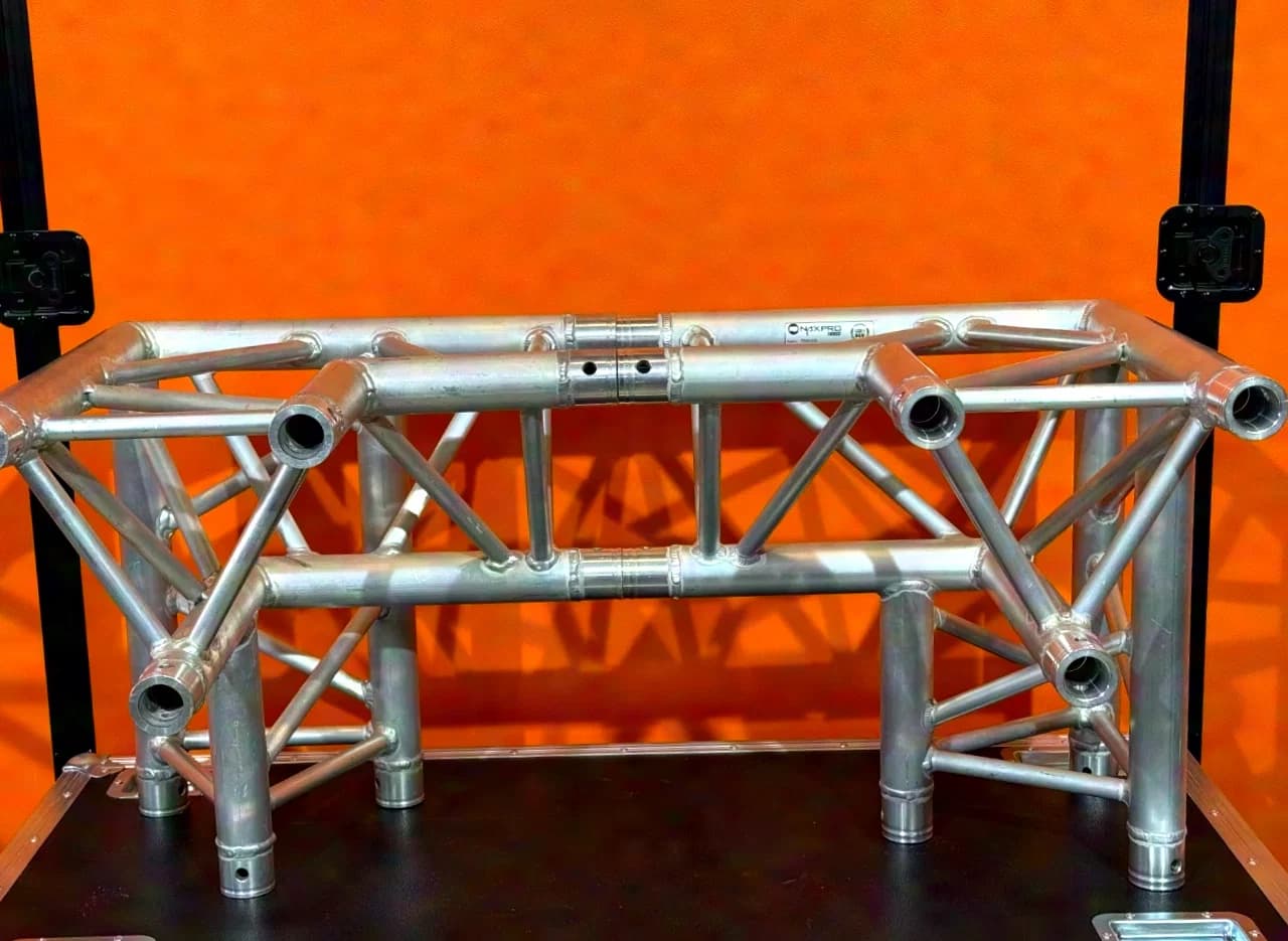 NAXPRO TRUSS FD33 C33 90° 3-Way Corner | 0,5m | Silver
