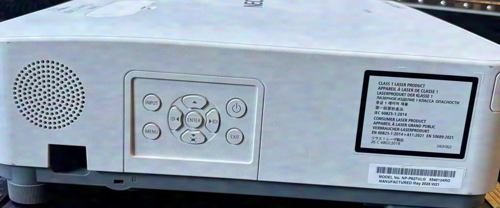 NEC P627UL Projector