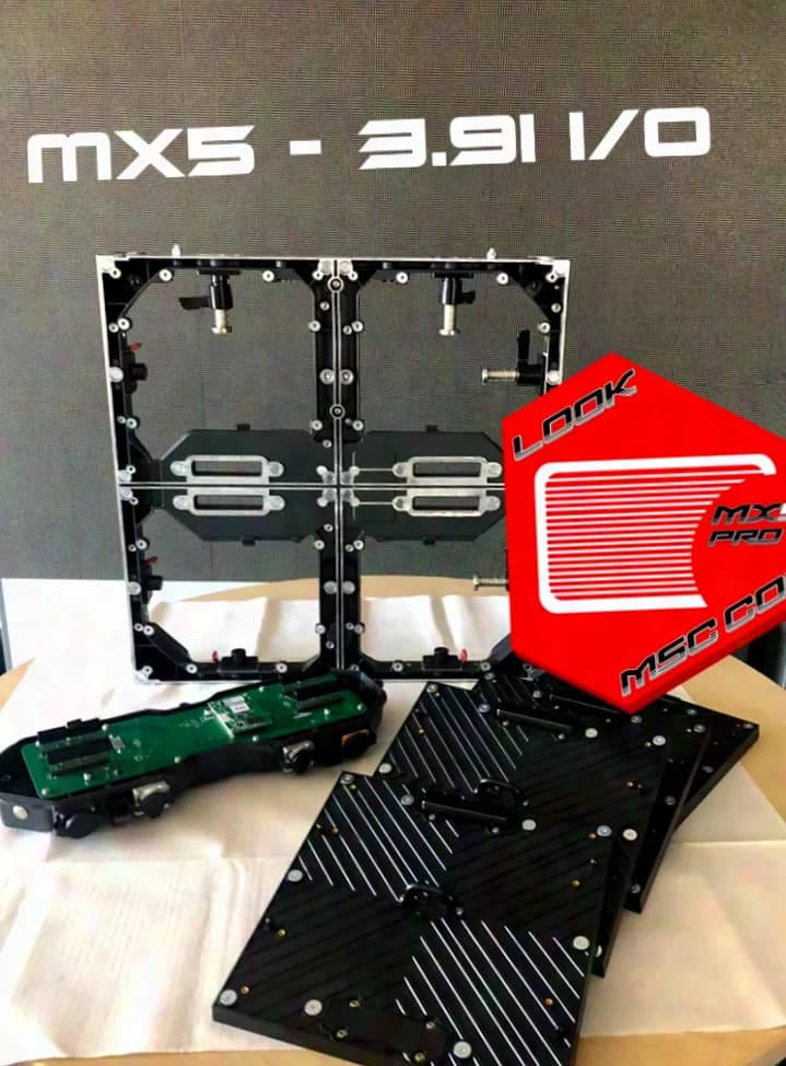 NEW at MSC CON MX5-Pro 3.91 Indoor/Outdoor RENTAL SCREEN (Model S)