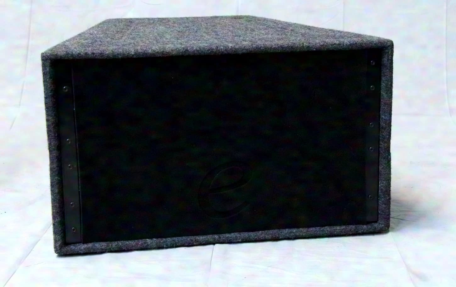 NEXO 2x Alpha EM-CF mid-high system + 4x Alpha B1/18-CF bass system