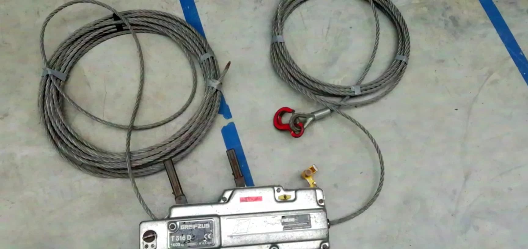 N - Cable puller pulling capacity 1600 kg, with lever tube and reel