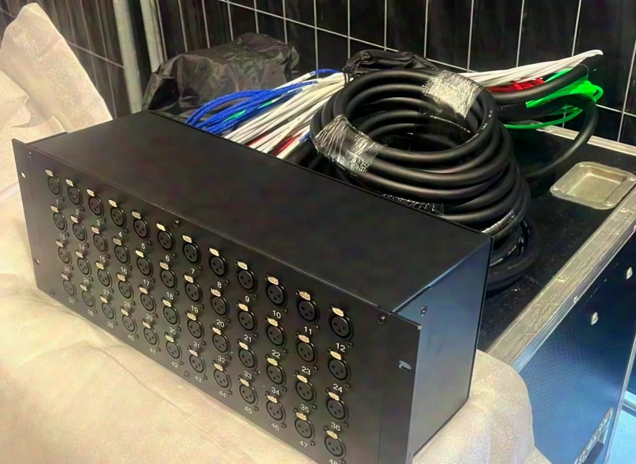 New 48-channel XLR splitter Ideal for splitting the analog signal between Front-of-House and monitor consoles, for example.