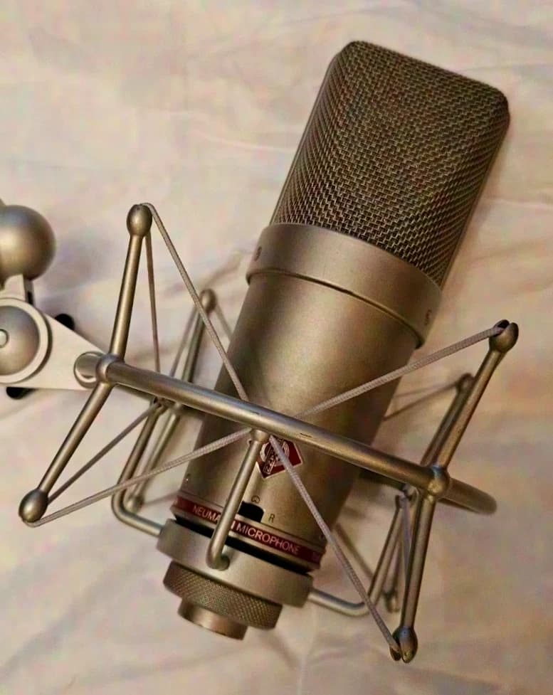 Neumann TLM 127 Studio Microphone Compl. Micoscreen Bundle