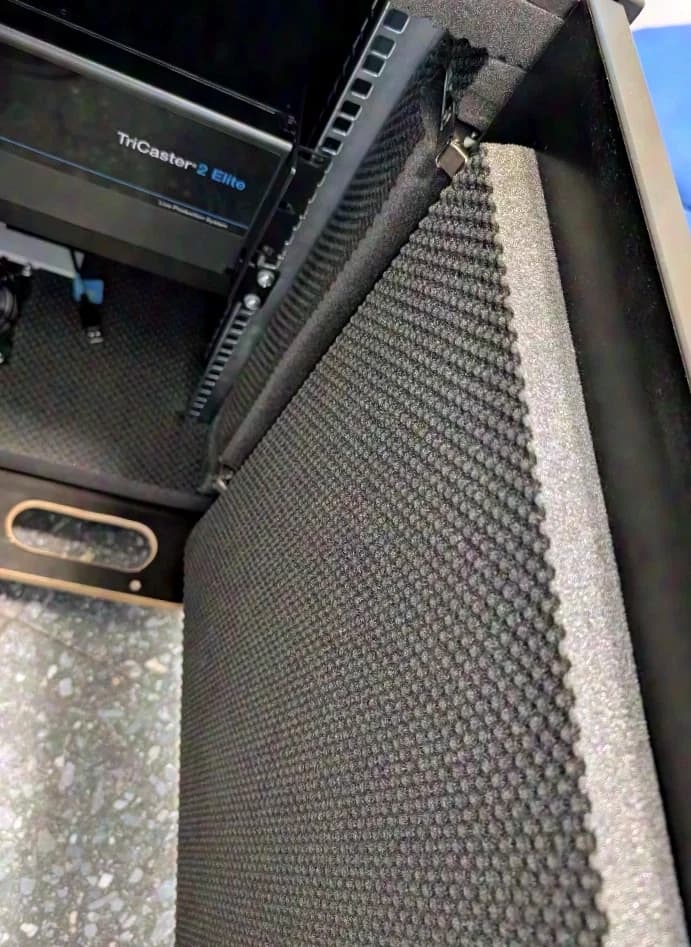NewTek TriCaster TC2 Elite set with soundproof case (with fan)