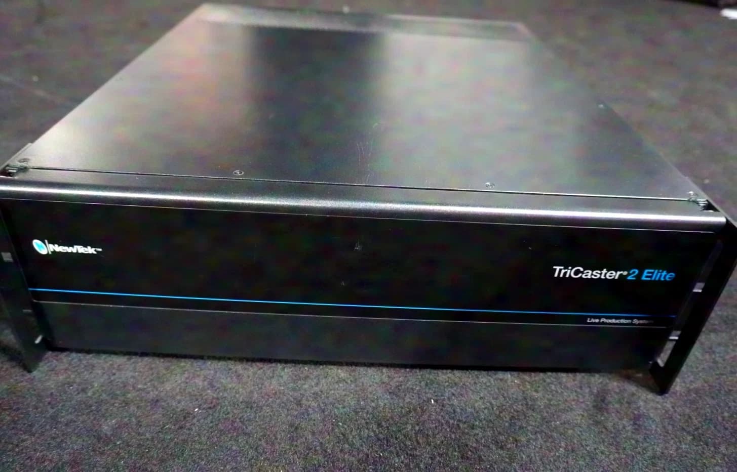 New Tek TriCaster 2 Elite + TR-TC1 2-Stripe Control Surface Bundle