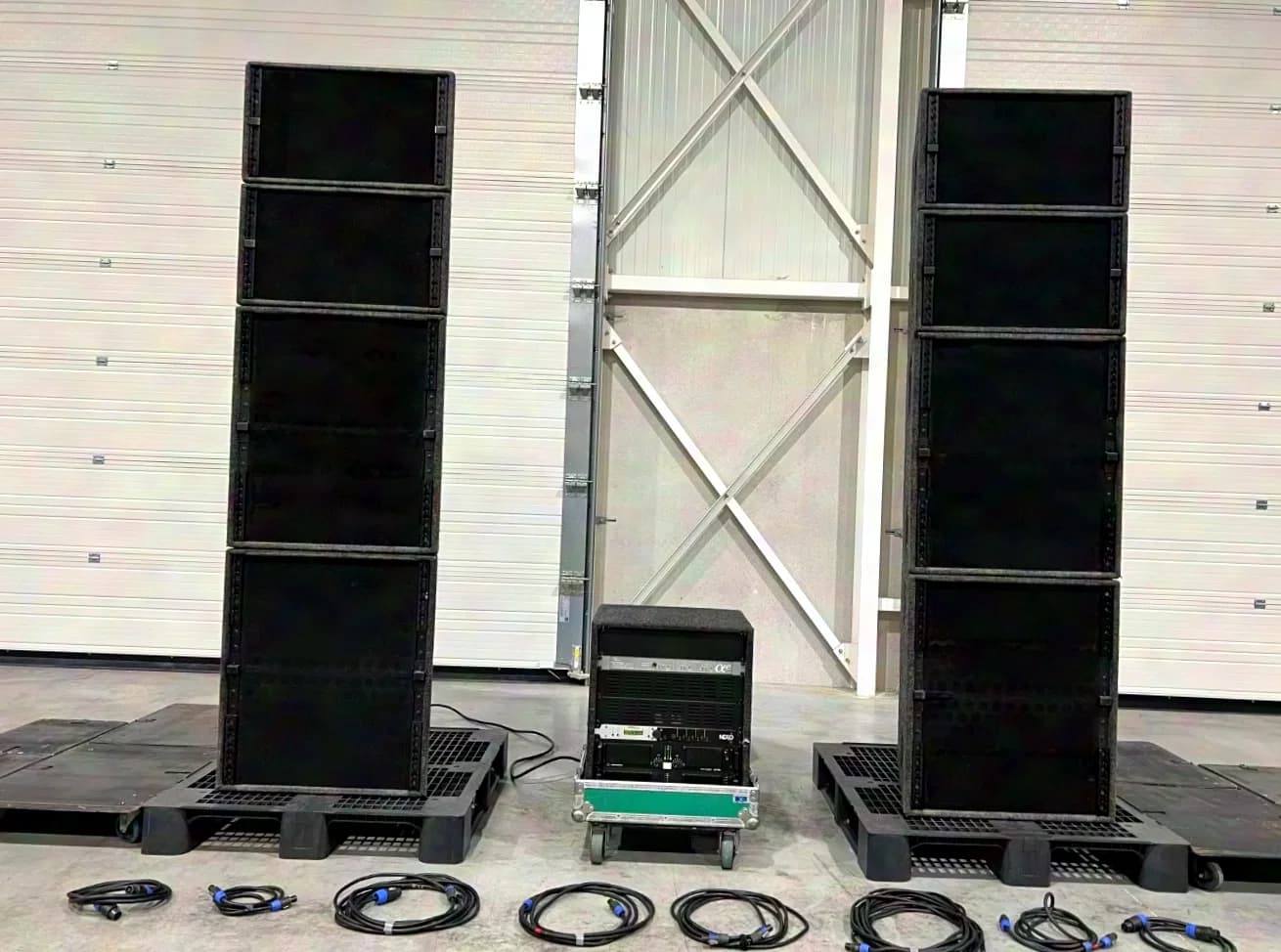 Nexo Alpha E + L-Acoustics: 4x B1-18 4x E-M NX242ES 2x LA48a