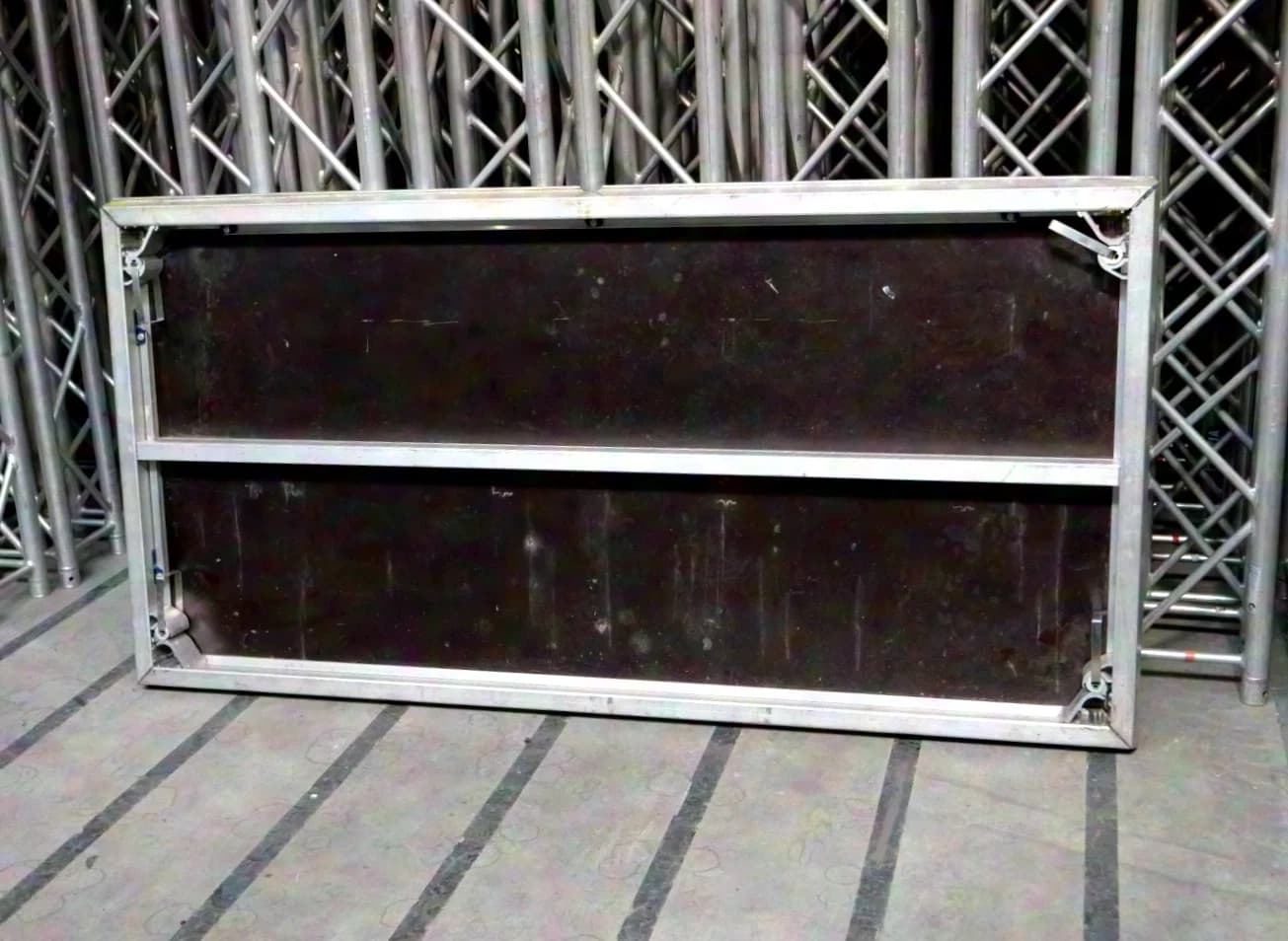 Nivtec flexible stage platform 2m x 1m