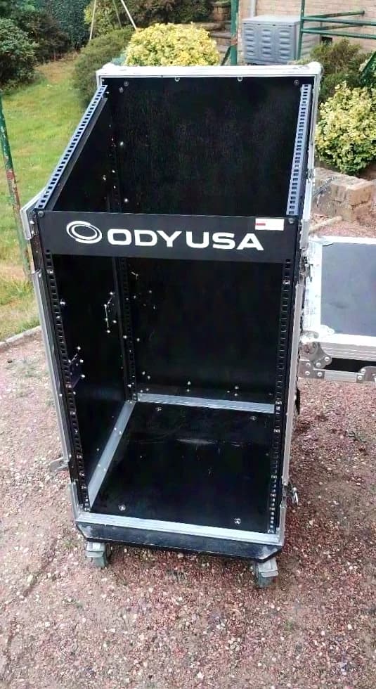 ODY USA DJ Case Rack Corner Rack with Table