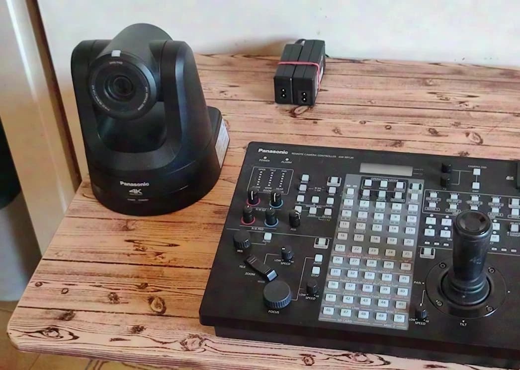 PANASONIC AW UE100 4K HDMI IP PTZ LIVE STREAMING WEBTV IP Camera + RP120 Control Panel