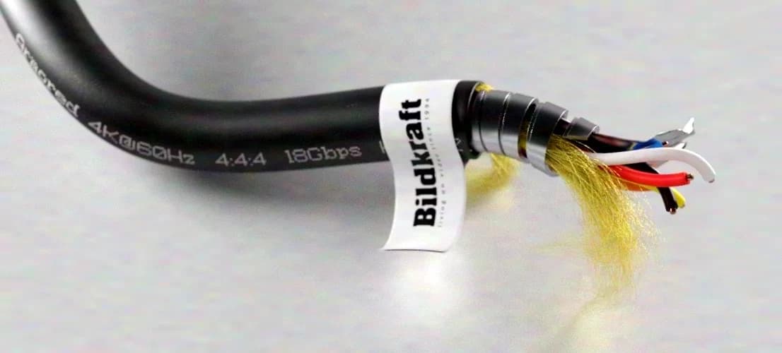 PANZERKABEL Steel-armored HDMI Professional Fiber Optic Cable 30m for 4K@60Hz - NEW -