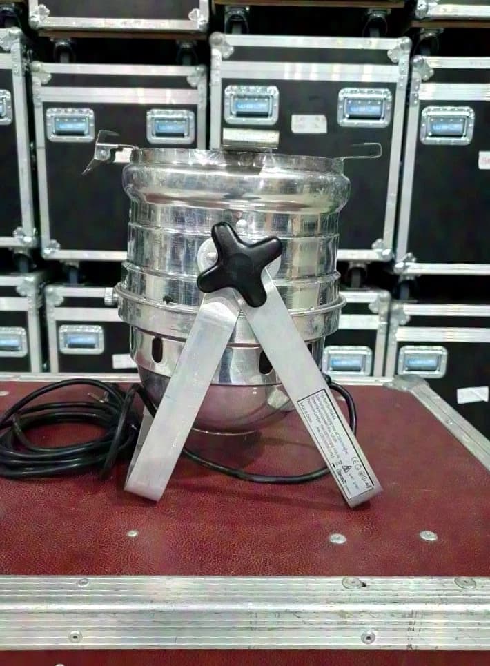 PAR 64 Floor Spotlight, silver, 500 Watt CP 88, long connection cable "always specify the following no.: 44*"
