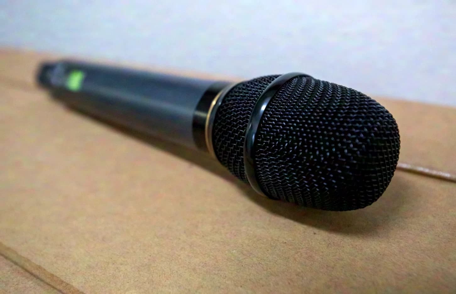 PSSO WISE Handheld Transmitter / Transmitting Microphone / wireless / wireless condenser radio microphone 638 - 668 MHz