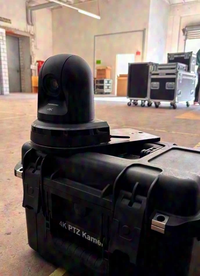 Panasonic AW-UE70KE, 4K PTZ Camera